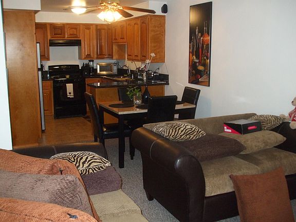 3rd image of 2409 W 227th St APT 6
