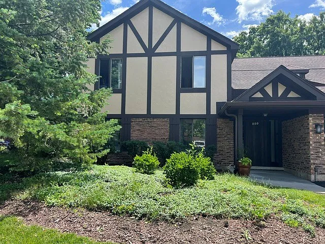 880 Johnstown Ln #B — Photo 2