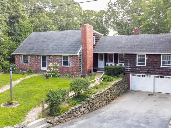5 Pinecrest Cir, Bedford, NH 03110
