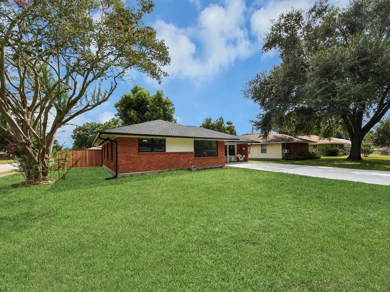 4 bed, 2.0 bath, 1648 sqft, $3,000 — Photo 3