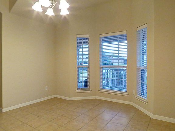 4th image of 1011 Bahia Vista Dr