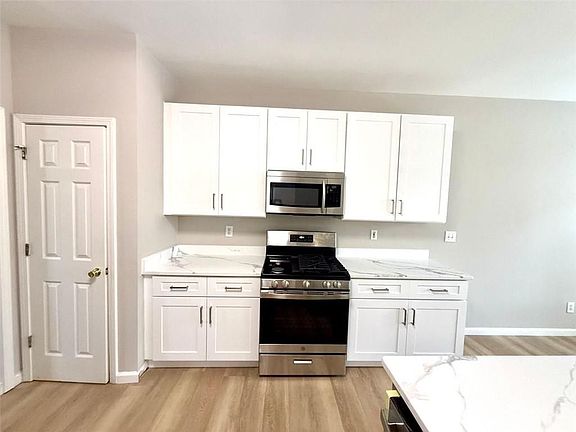 2nd image of 1505 Wedgefield Ct