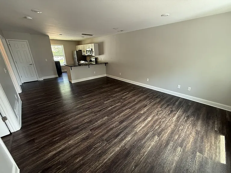 1800 Sun Valley Rd — Photo 1