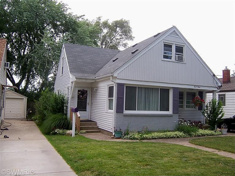 1st image of 1004 Dorroll St NE
