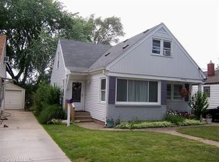 1004 Dorroll St NE, Grand Rapids, MI 49505