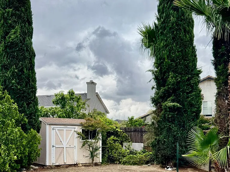 827 Mesa Ct — Photo 11