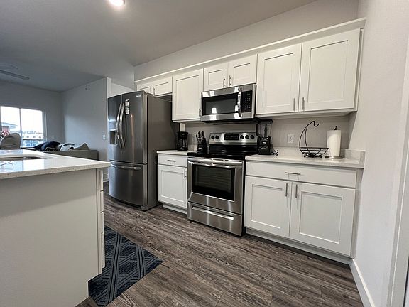 2nd image of 1501 N Windsor Ave #304