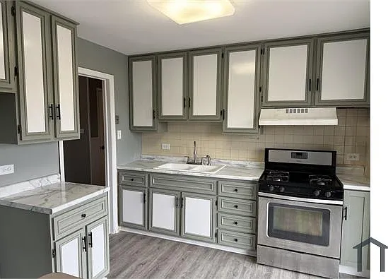 4 bed, 2000 sqft, $2,850 — Photo 3