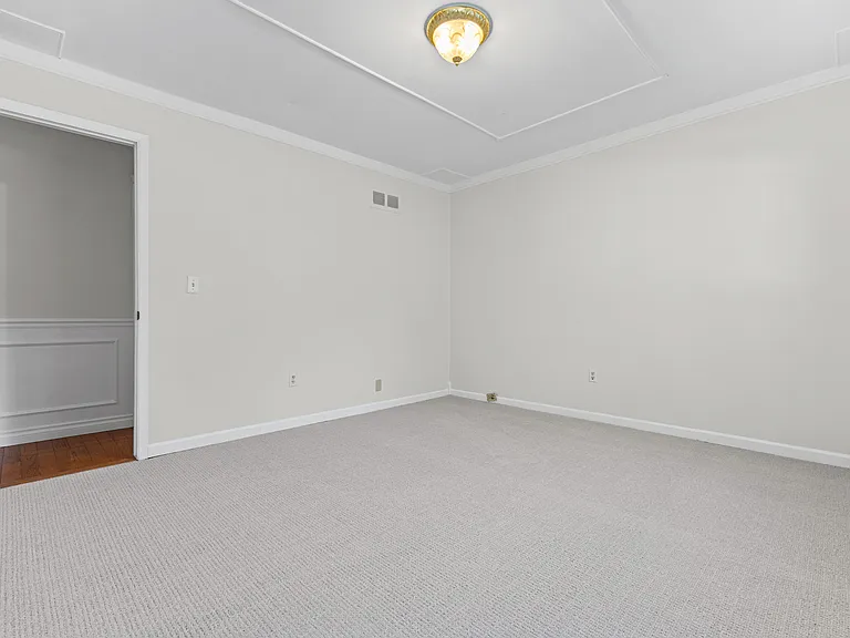 2907 Roundtree Dr — Photo 20