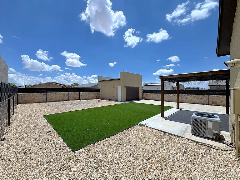 14364 Nick Drahos Ln — Photo 31