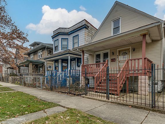 2nd image of 431 N Leclaire Ave