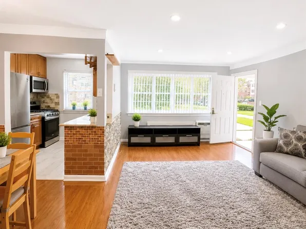 15054 Melbourne Avenue #1R, Flushing, NY 11367