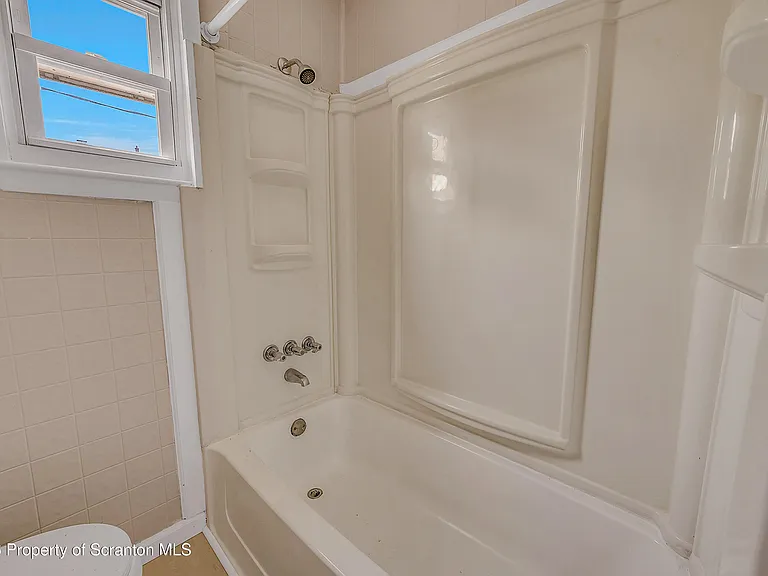 958 Ridge Ave #2 — Photo 6