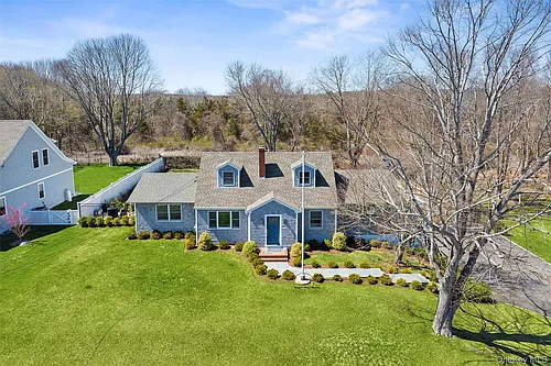 580 Gin Ln Photo 1
