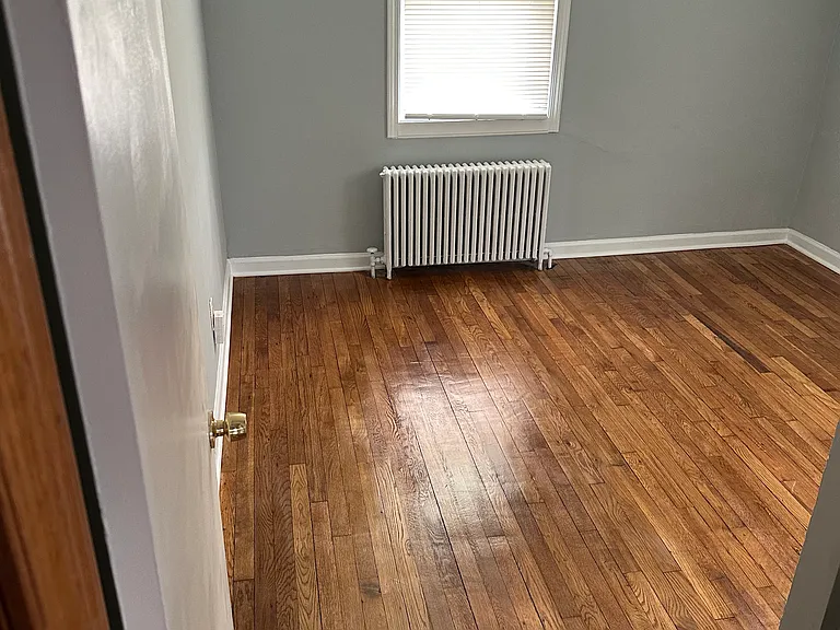 1637 E Cold Spring Ln — Photo 4