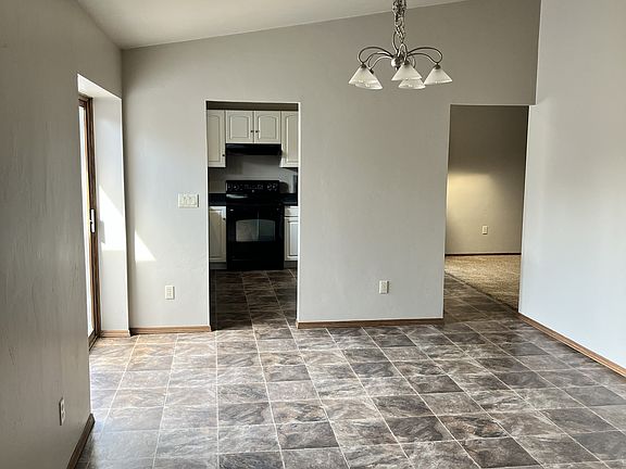 2nd image of 1403-1405 Dousman St #1403
