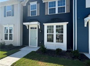 221 Reids Place Dr, Suffolk, VA 23434