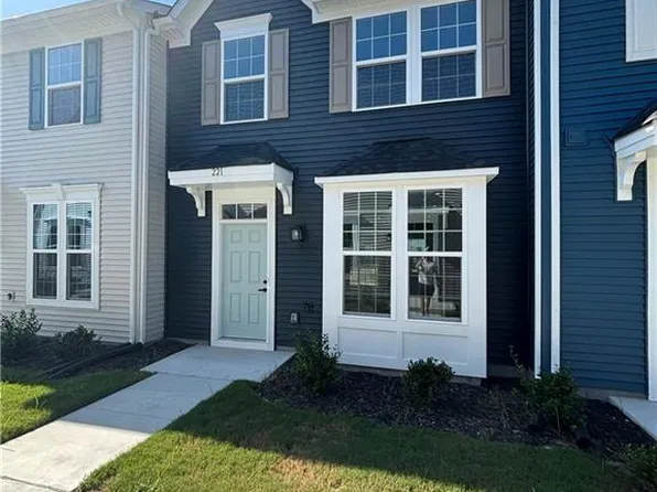 221 Reids Place Dr, Suffolk, VA 23434