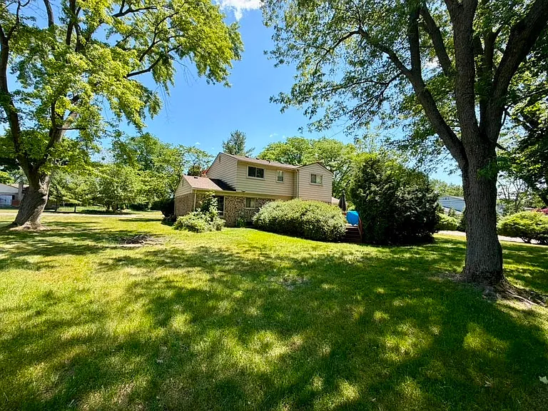 30319 Club House Ln — Photo 1