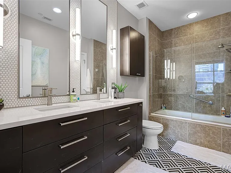 8025 Maryland Ave #2H — Photo 11