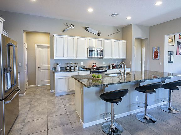 5th image of 4041 N 164th Dr