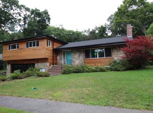 93 Woodcliff Rd #93, Chestnut Hill, MA 02467