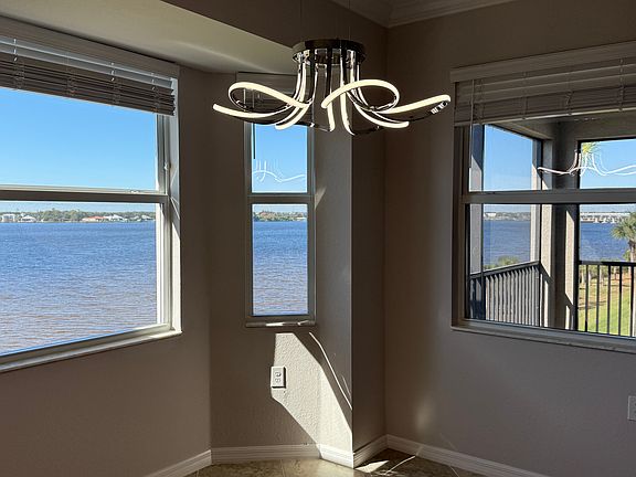 4th image of 910 Tidewater Shores Loop #406