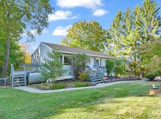 15 High Point Cir, Franklin, NJ 07416