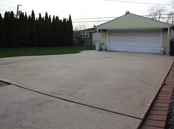 2nd image of 4532 Kolze Ave