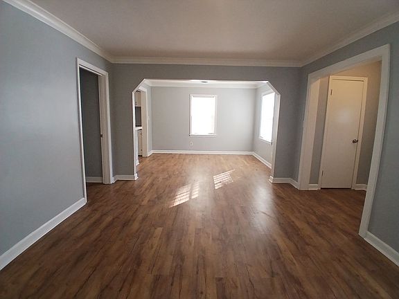 3rd image of 2698 Supreme Ave