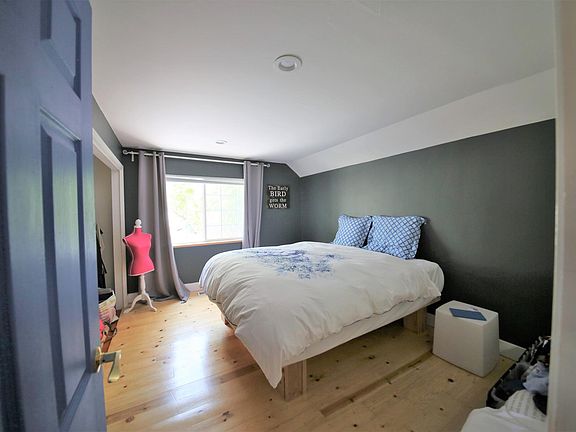 3rd image of 26 Park Ave