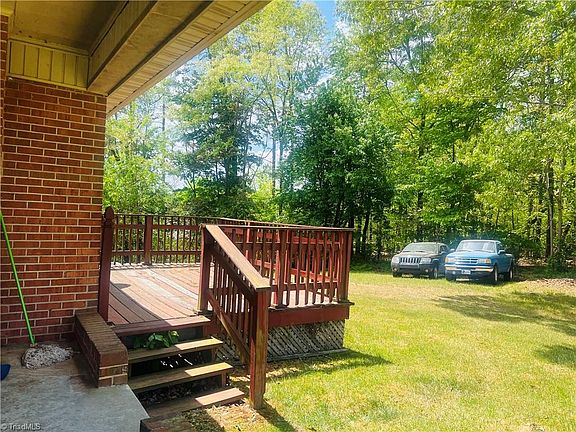 5th image of 505 Belvue Dr