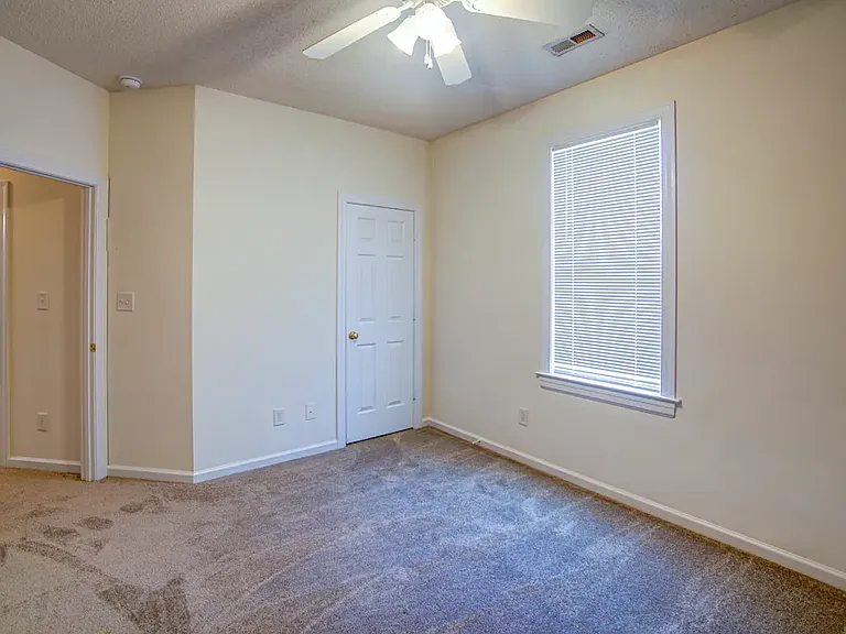 Hunter's Park Apartments — Photo 27