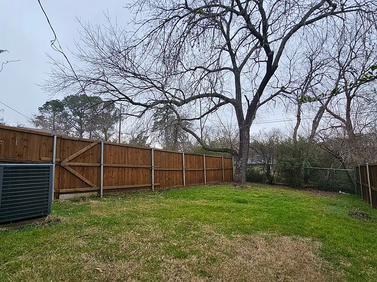 2115 Glenwood Ln — Photo 21