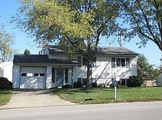 702 Cherokee Dr, New Albany, IN 47150