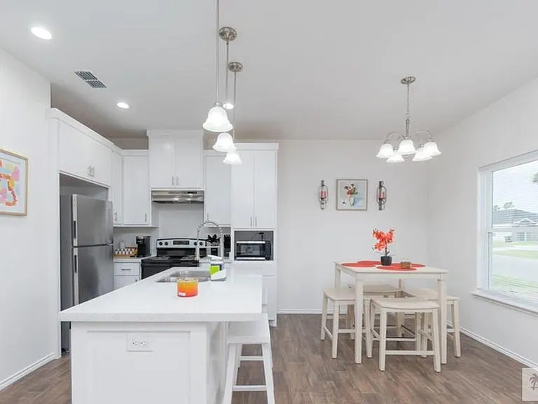 2226 Summit Rd #B — Photo 3