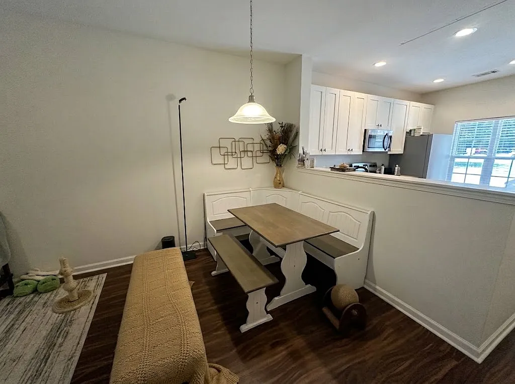 2 bed, 2.5 bath, 1090 sqft, $1,850 — Photo 4