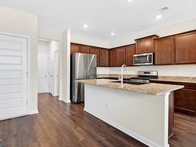 122 Silver Birch Pass — Photo 10