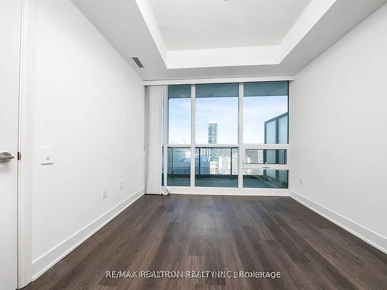30 Roehampton Ave #1606 — Photo 17