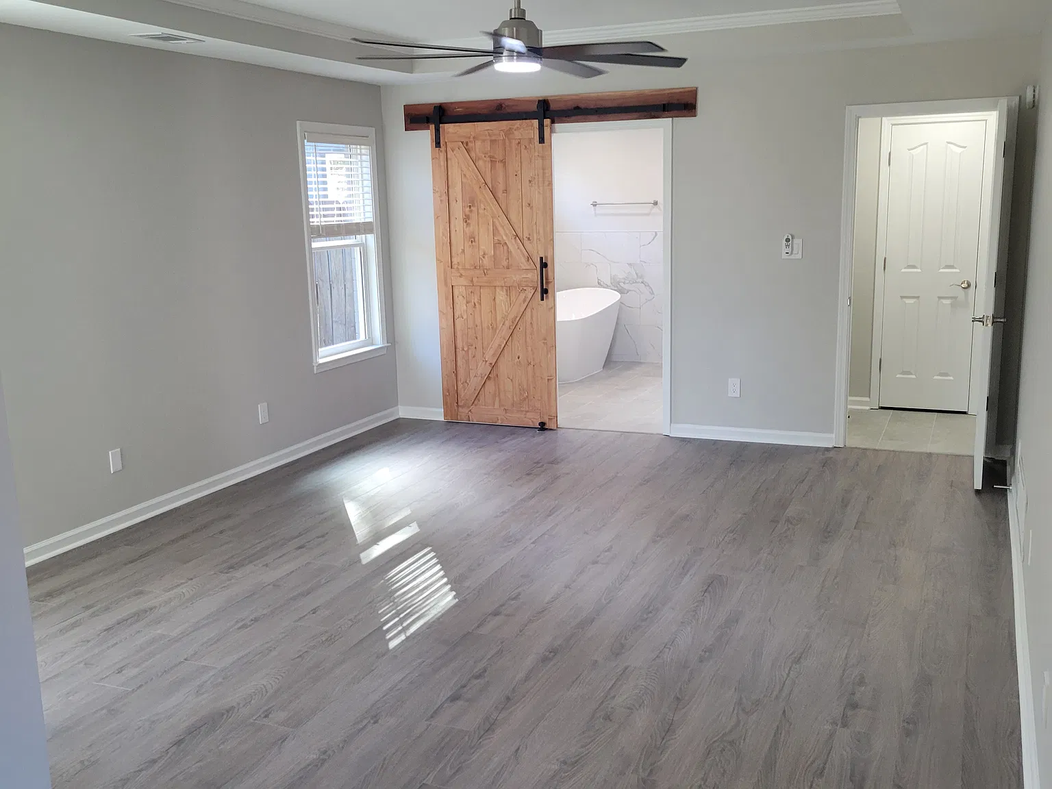 4 bed, 2537 sqft, $2,695 — Photo 4