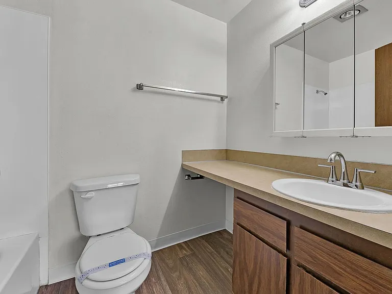 Roosevelt Apartments — Photo 40