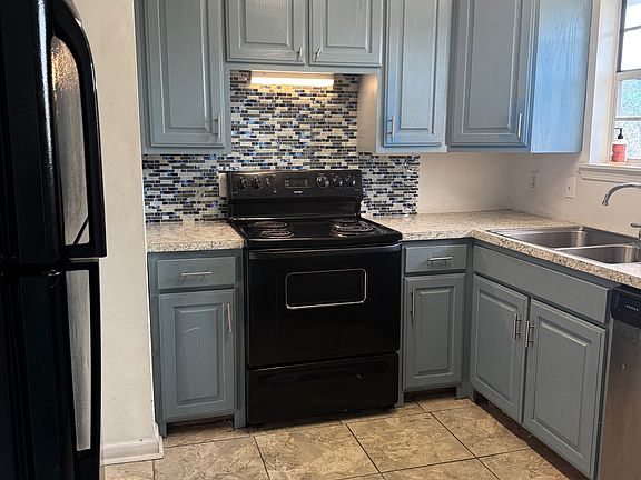 2nd image of 296 Fontainebleau Dr