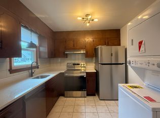 300-302 W Main St, Bound Brook, NJ 08805