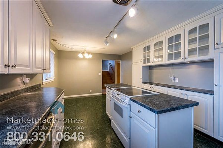 1st image of 902 Robin Hill Dr