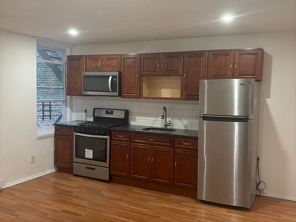 1st image of 235A Mount Prospect Ave APT 1