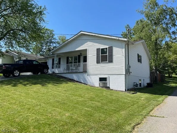 120 Stewart Ave, Saint Clairsville, OH 43950