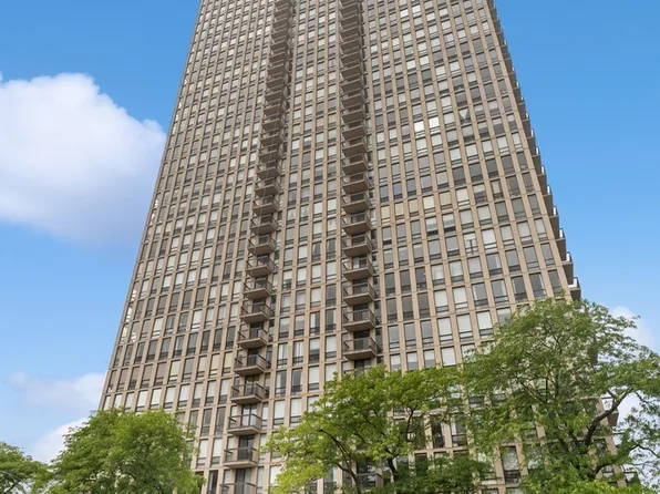 1660 N Lasalle St #407, Chicago, IL 60614