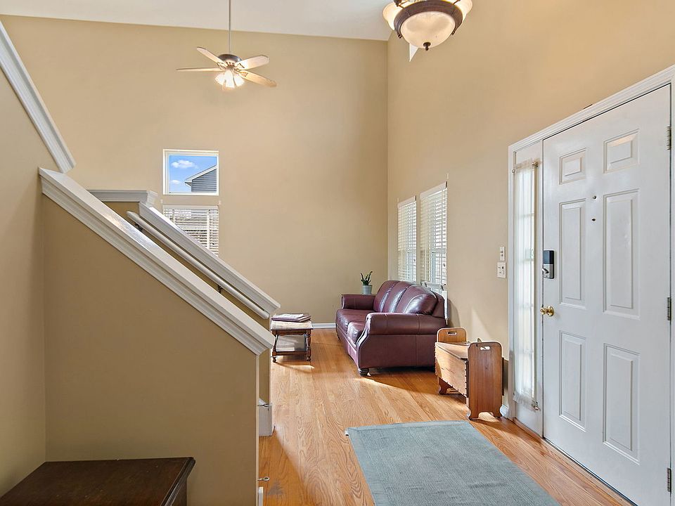 1041 Evergreen St, Mundelein, IL 60060 | Zillow