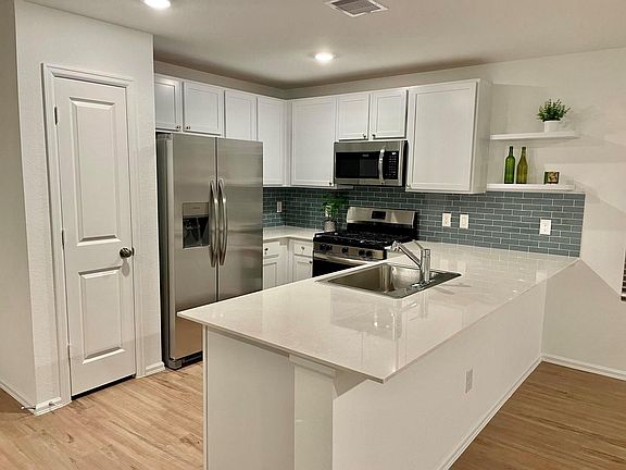 3rd image of 21722 Piscinola Ln