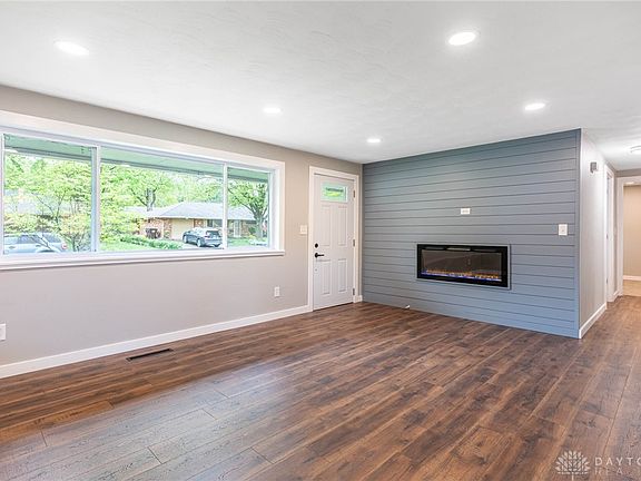 3rd image of 4635 Loxley Dr